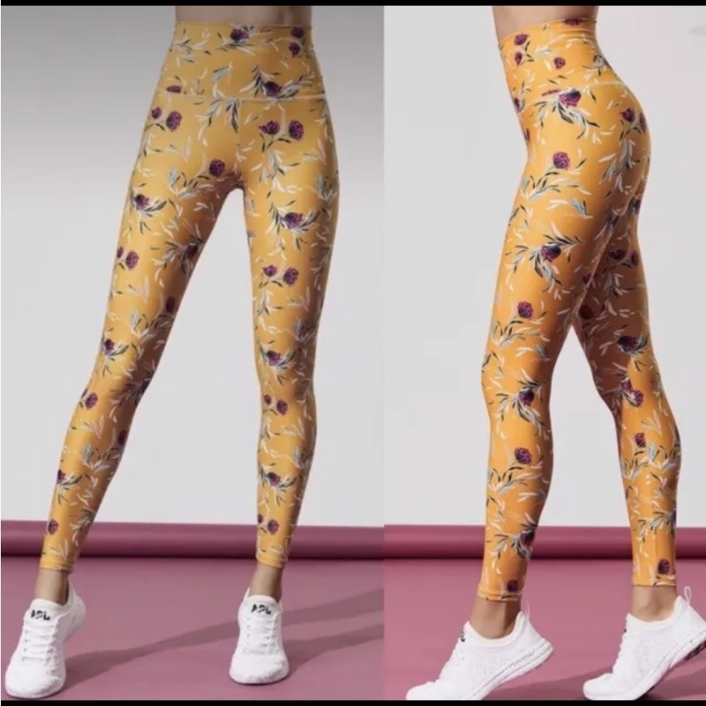 BEACH RIOT SPORT x CARBON38 SHEA
7/8 Length Leggings FLORAL Gold XS